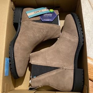 New Sz 6 Toms Cleo Water Resistant Chelsea Boots